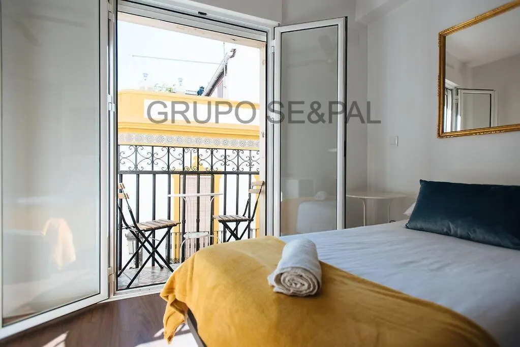 Cder Apartment Center Cathedral And Alcazar Seville Spain